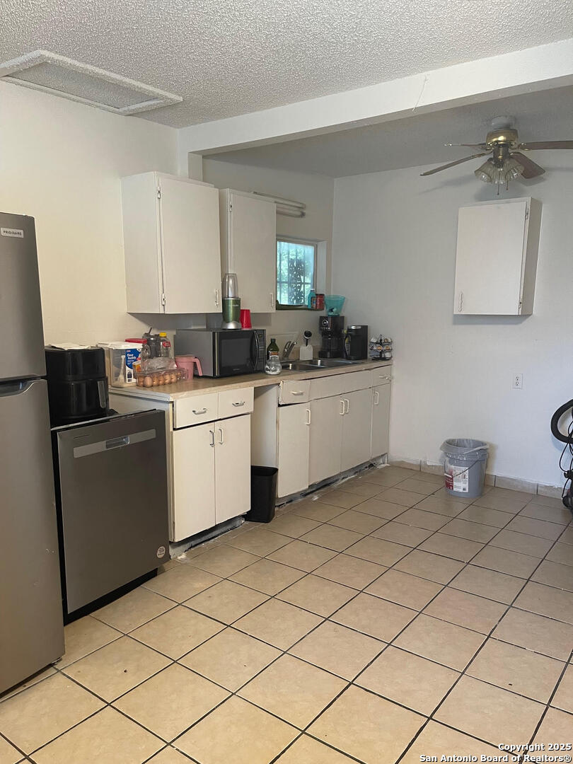 1002 W Lynwood Avenue San Antonio TX 78201
