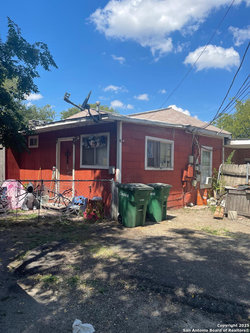 1002 W Lynwood Avenue San Antonio TX 78201
