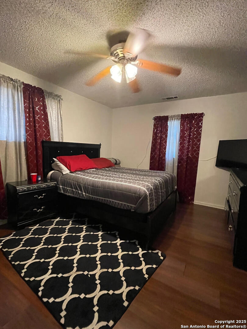 1002 W Lynwood Avenue San Antonio TX 78201