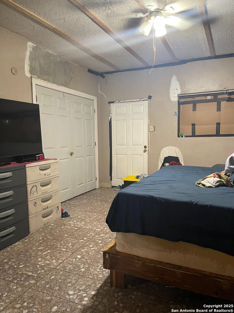 1002 W Lynwood Avenue San Antonio TX 78201
