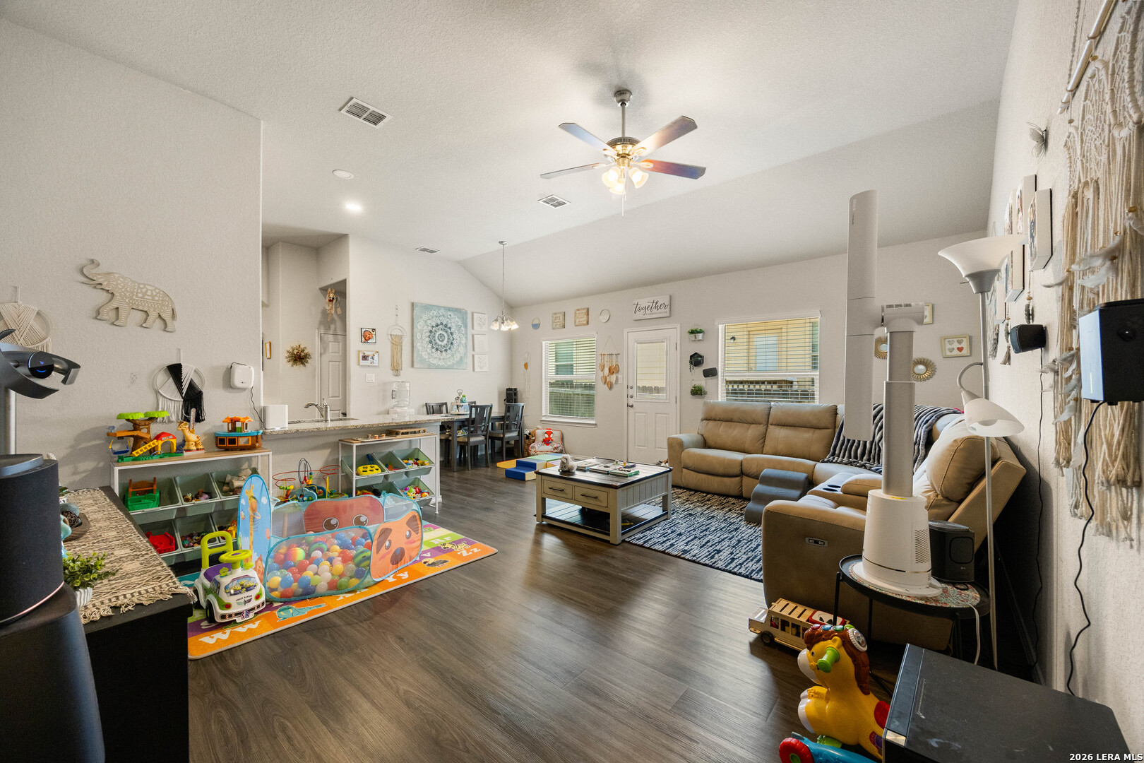 9216 Canyon Bend Converse TX 78109