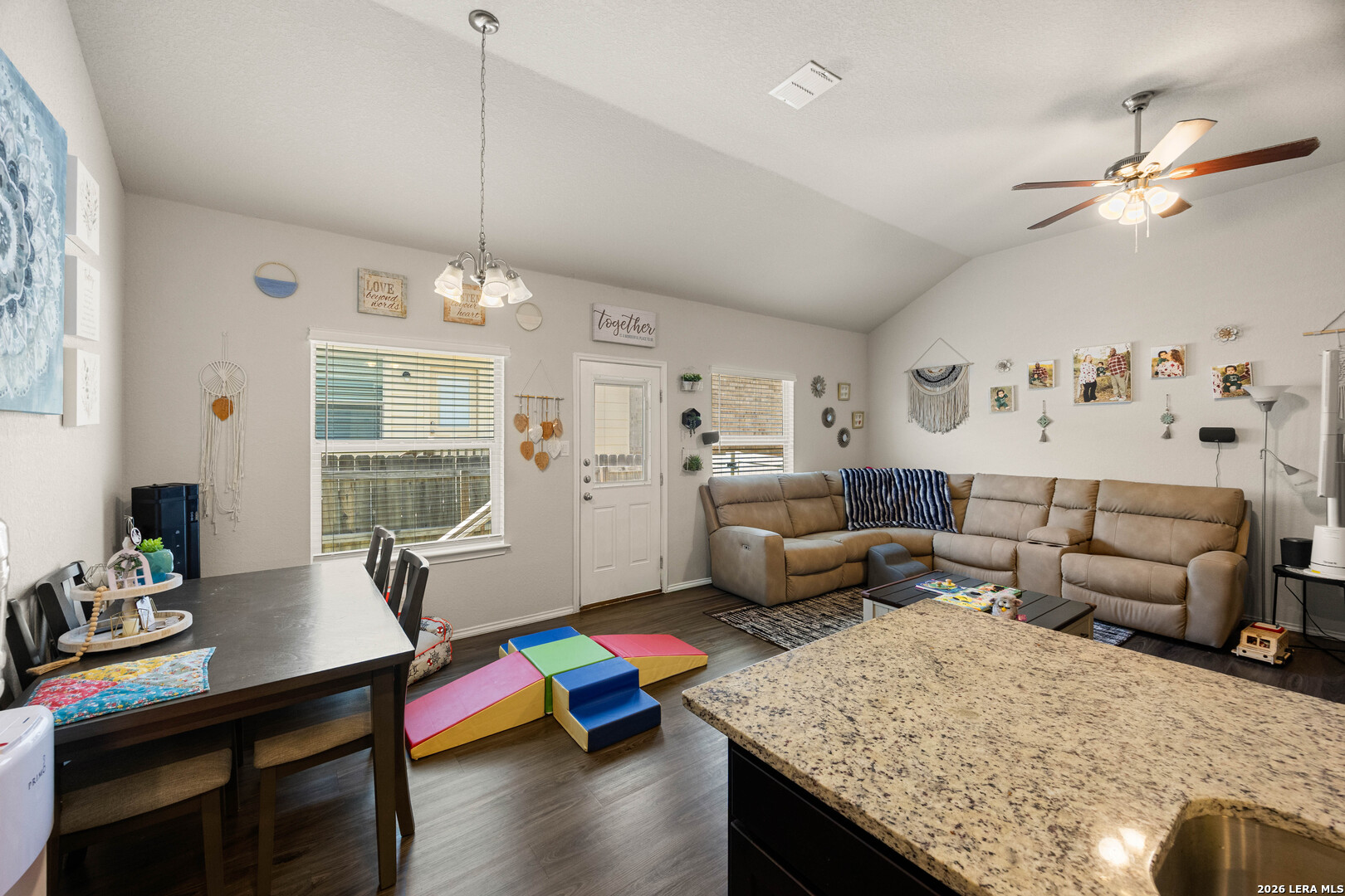 9216 Canyon Bend Converse TX 78109