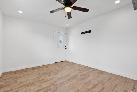 18460 S Ih 37 Elmendorf TX 78112