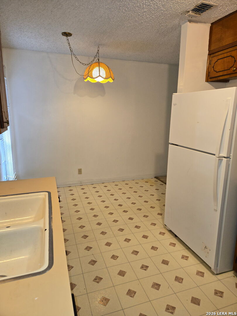 127 Regency Avenue Victoria TX 77904