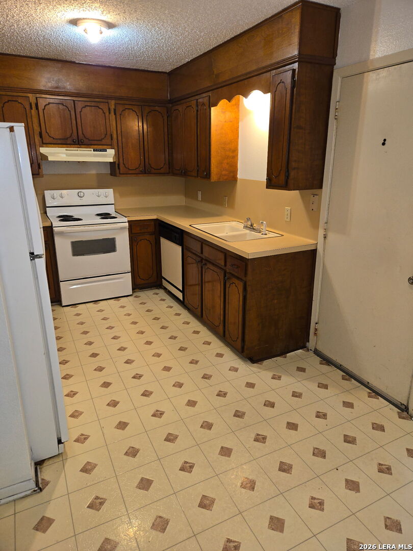 127 Regency Avenue Victoria TX 77904