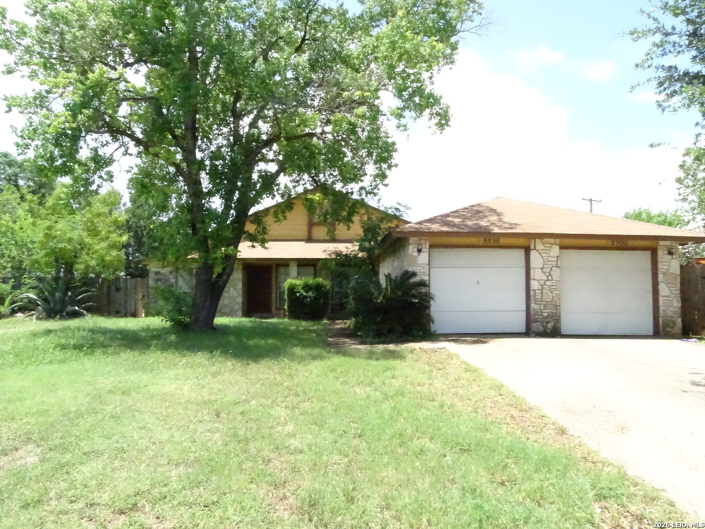 8898 Meadow Range San Antonio TX 78250