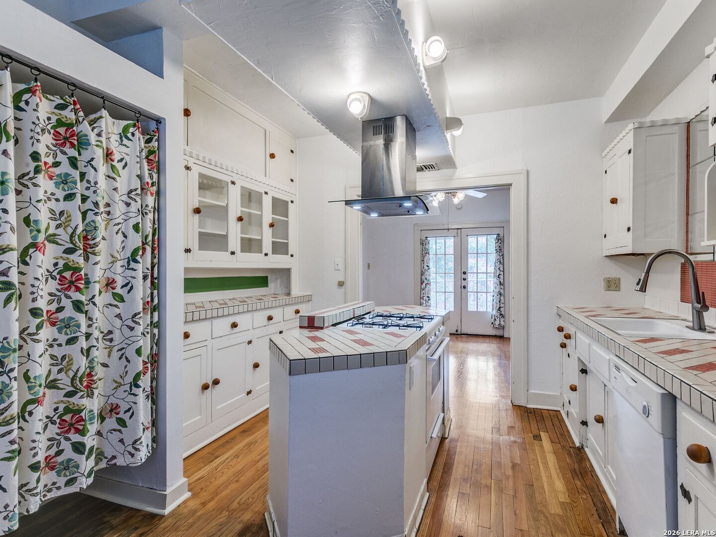 526 Pershing Avenue San Antonio TX 78209