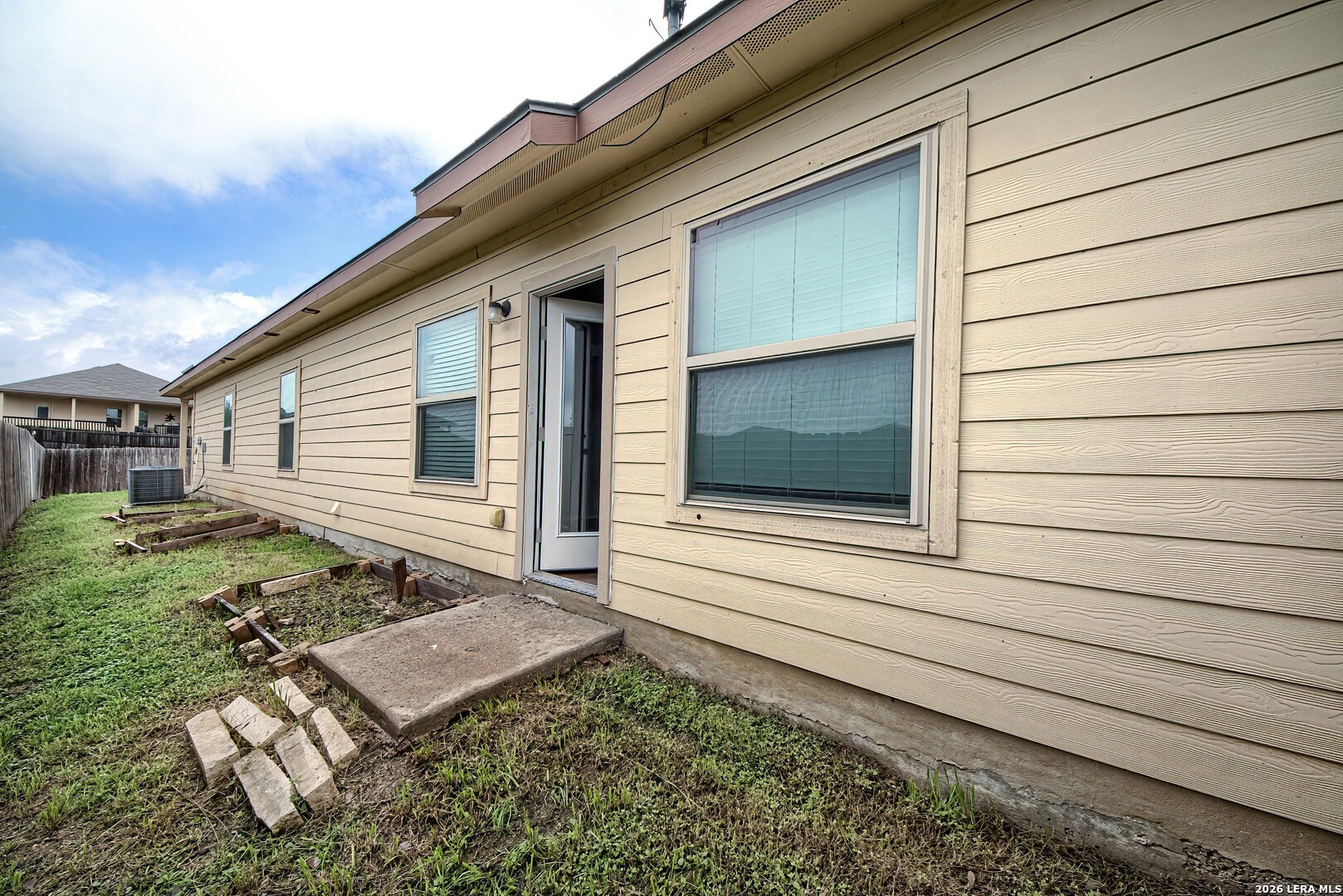 402 Joanne Loop Buda TX 78610