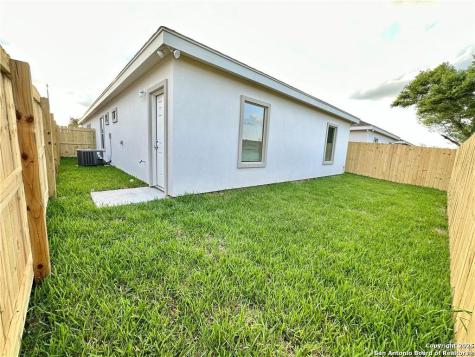 1408 S Yankton Street Alton TX 78573