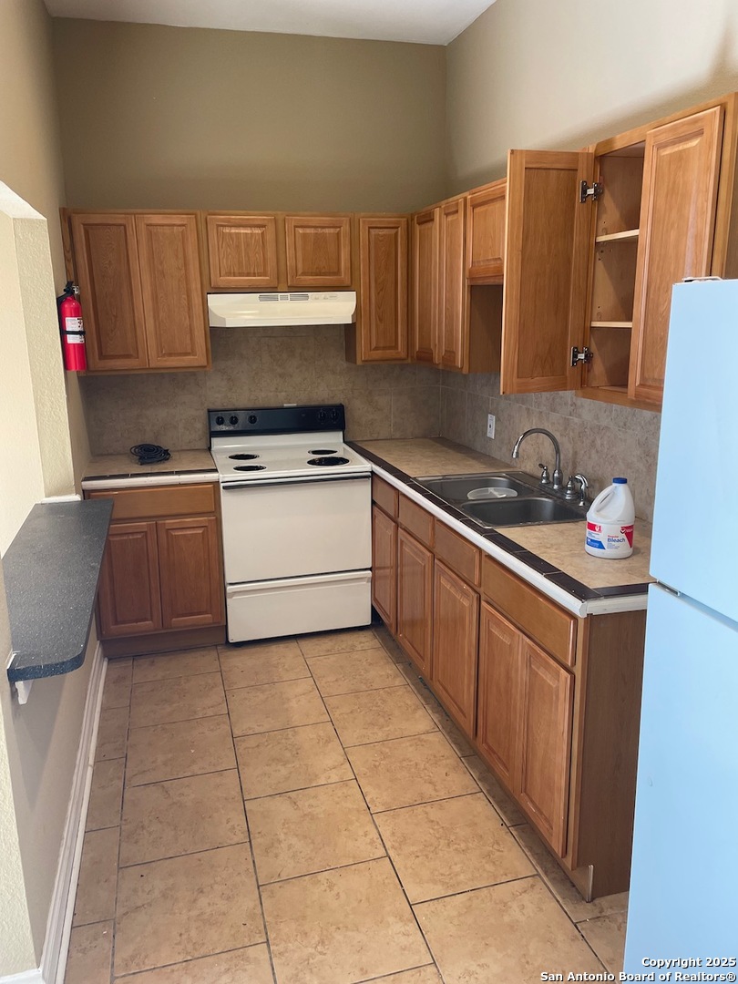 125 Glenwood Court San Antonio TX 78210