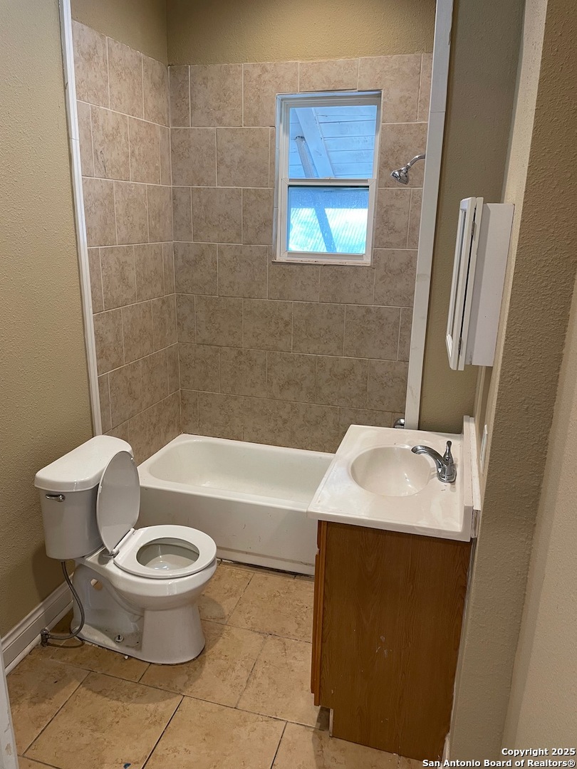 125 Glenwood Court San Antonio TX 78210