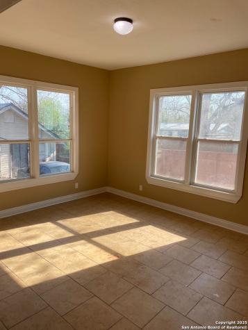 125 Glenwood Court San Antonio TX 78210