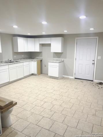 125 Glenwood Court San Antonio TX 78210