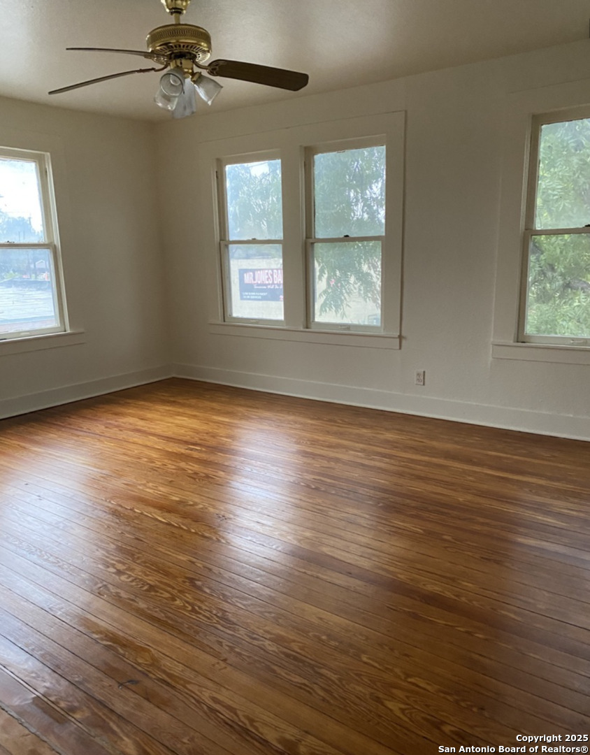 1221 Center San Antonio TX 78202