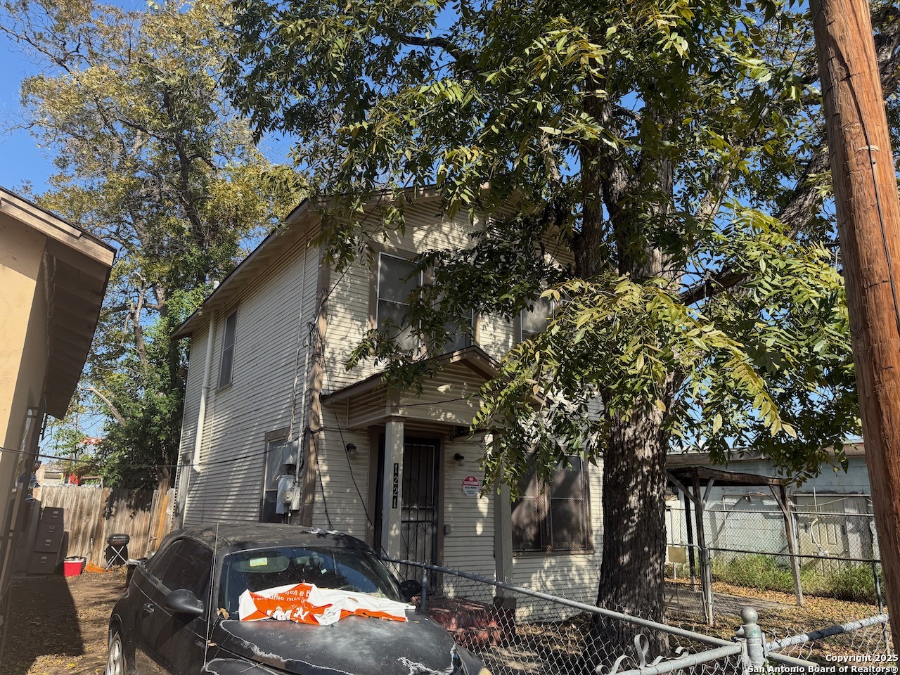 1221 Center San Antonio TX 78202