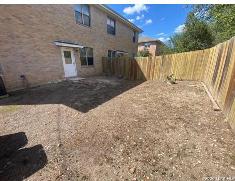 506 Dukeway Universal City TX 78148