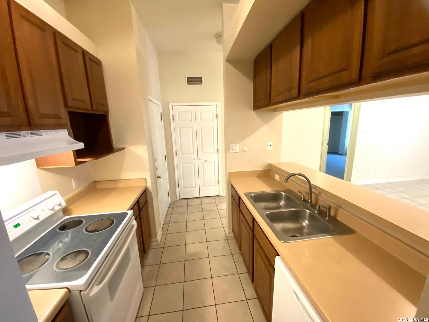 506 Dukeway Universal City TX 78148