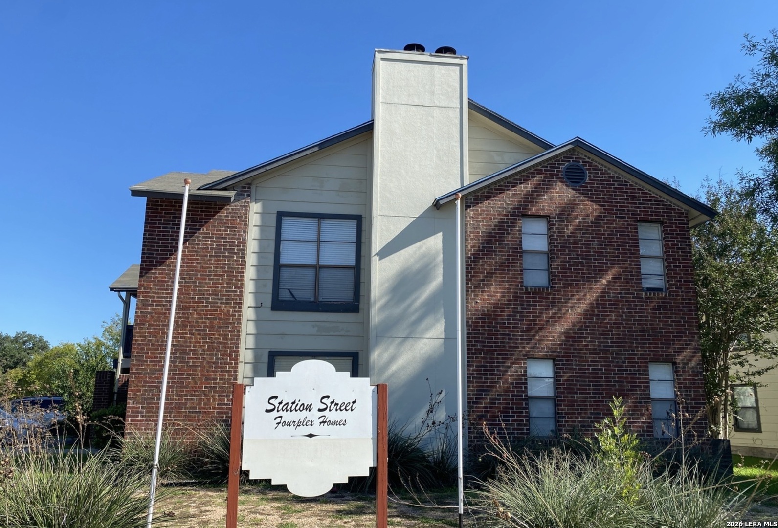 806 Station Converse TX 78109