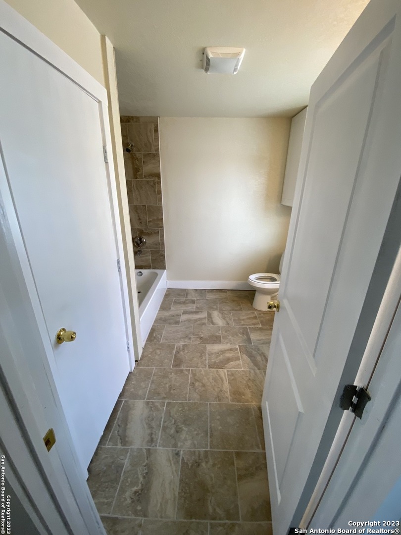 826 Schley Avenue San Antonio TX 78210