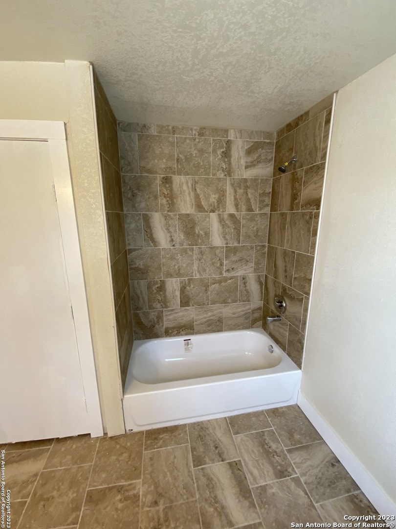 826 Schley Avenue San Antonio TX 78210