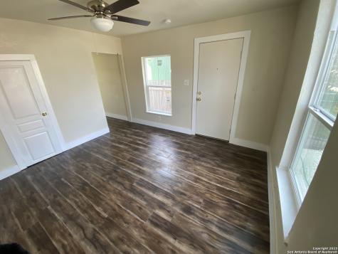 826 Schley Avenue San Antonio TX 78210