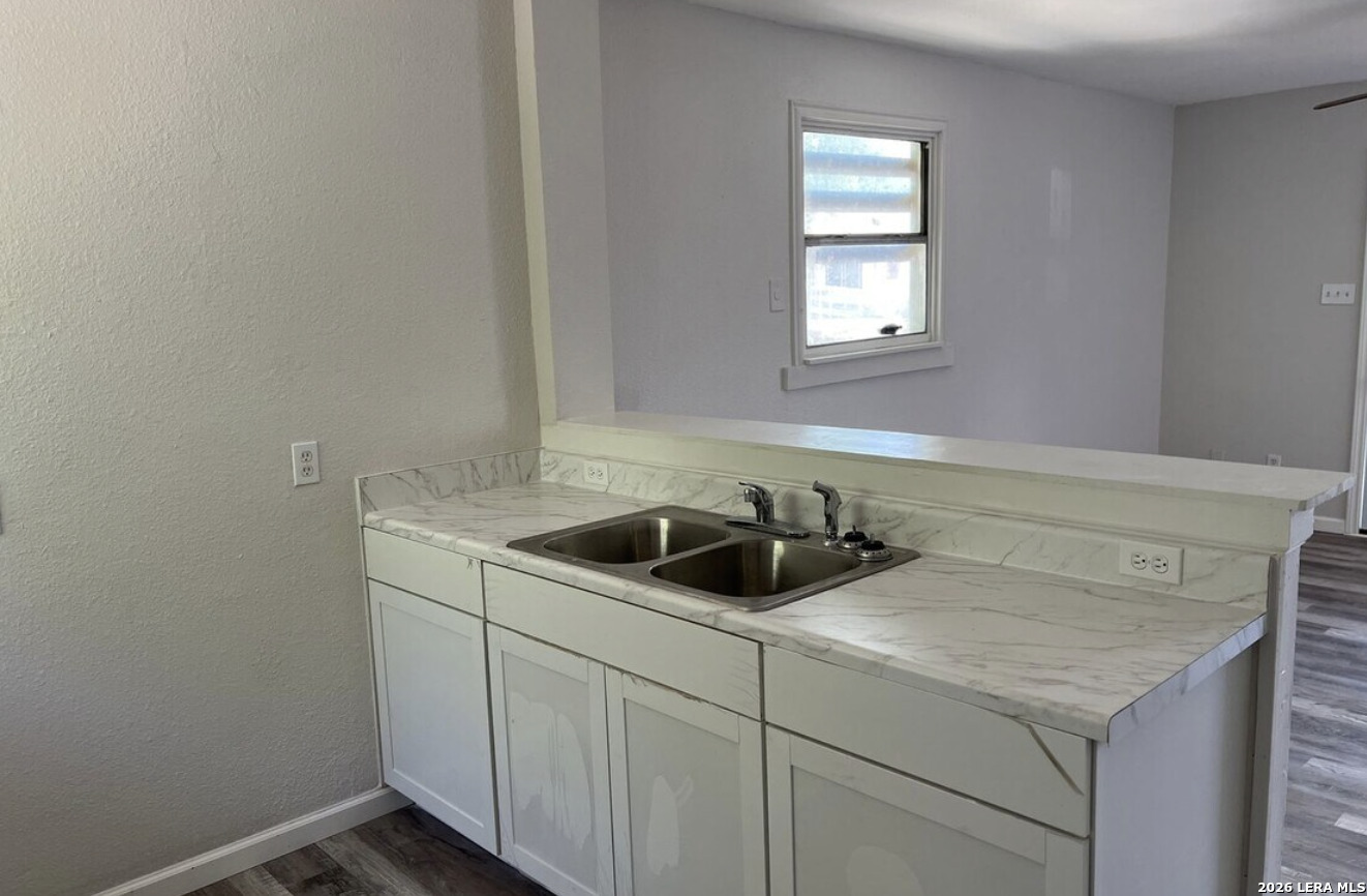 2609 W Poplar San Antonio TX 78207