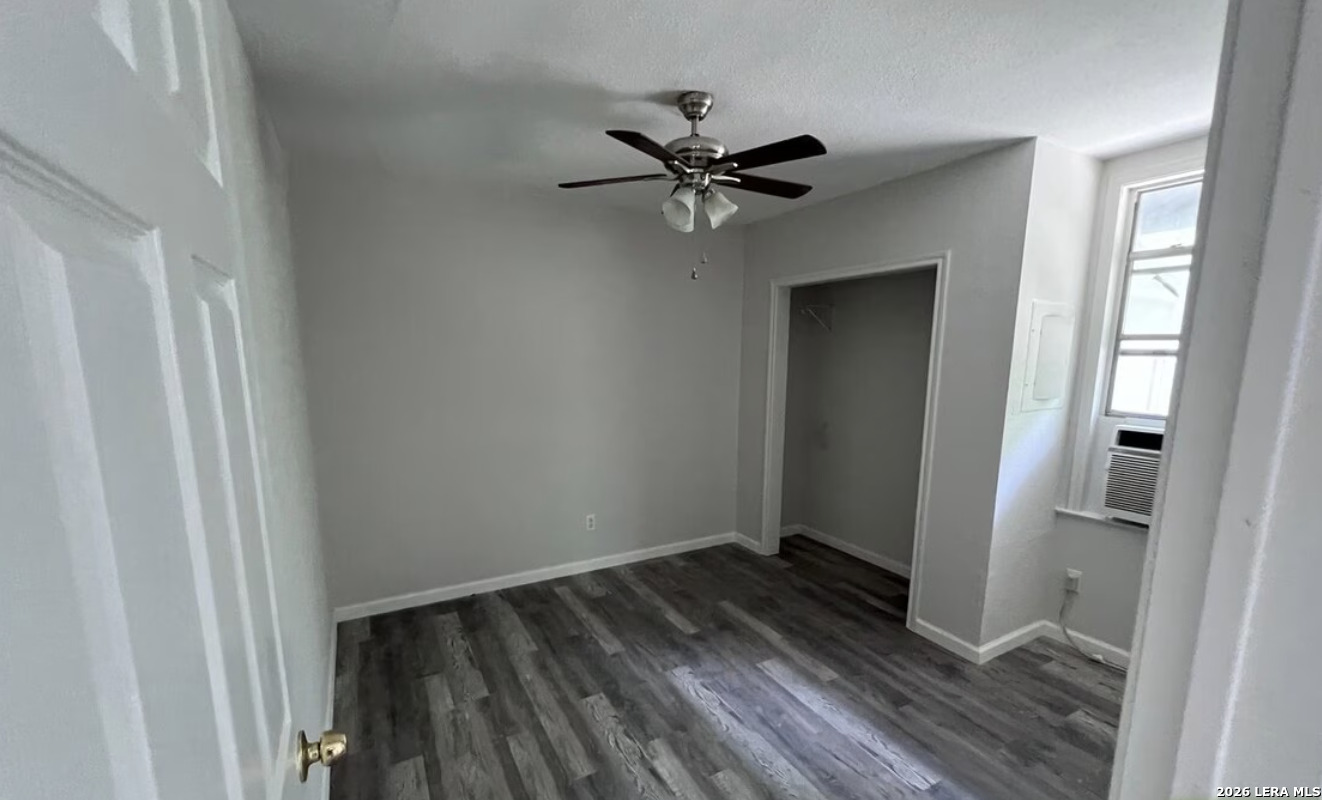 2609 W Poplar San Antonio TX 78207