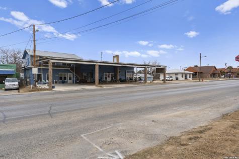 1871 State Highway 132 N Natalia TX 78059