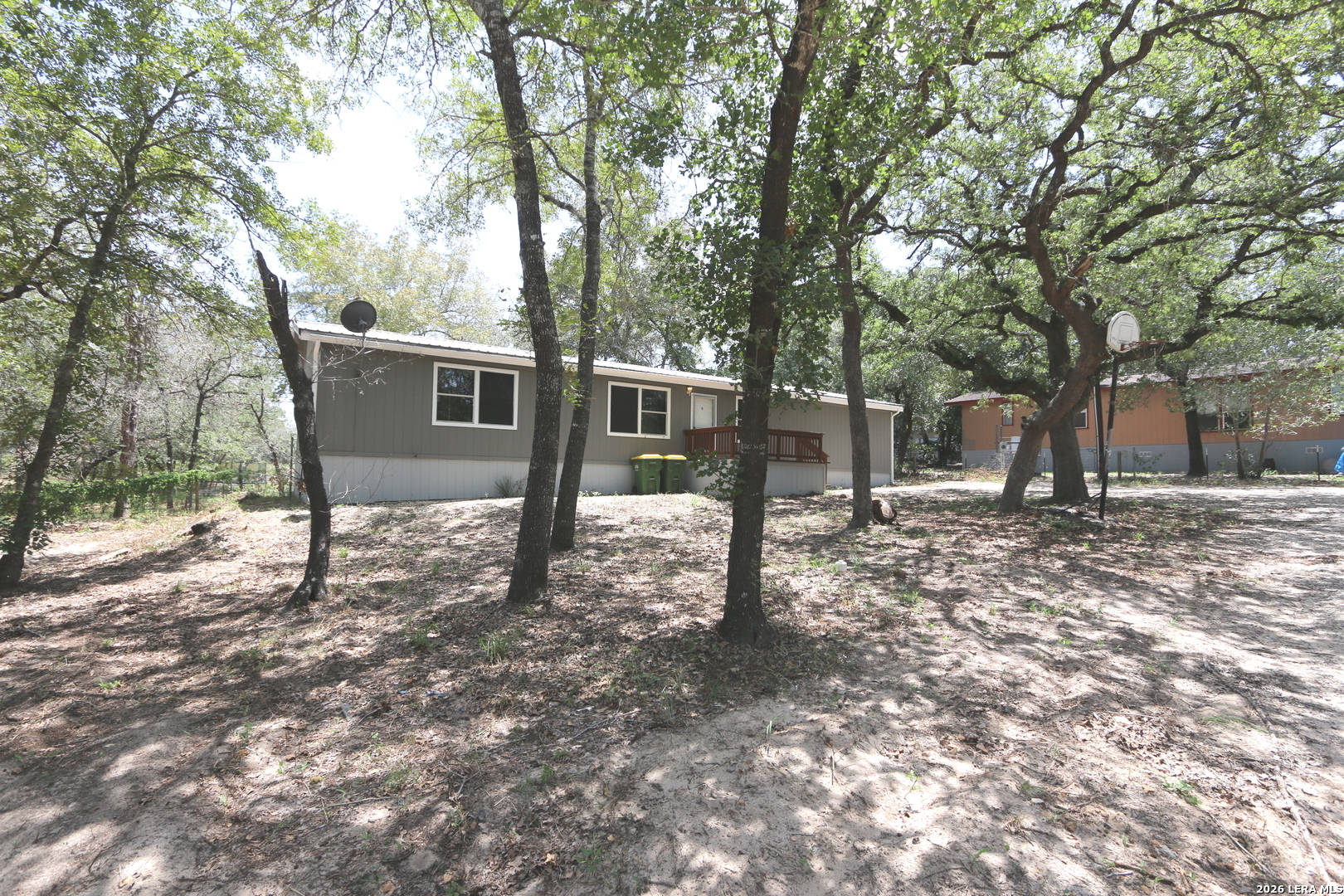 76 & 76b Post Oak La Vernia TX 78121