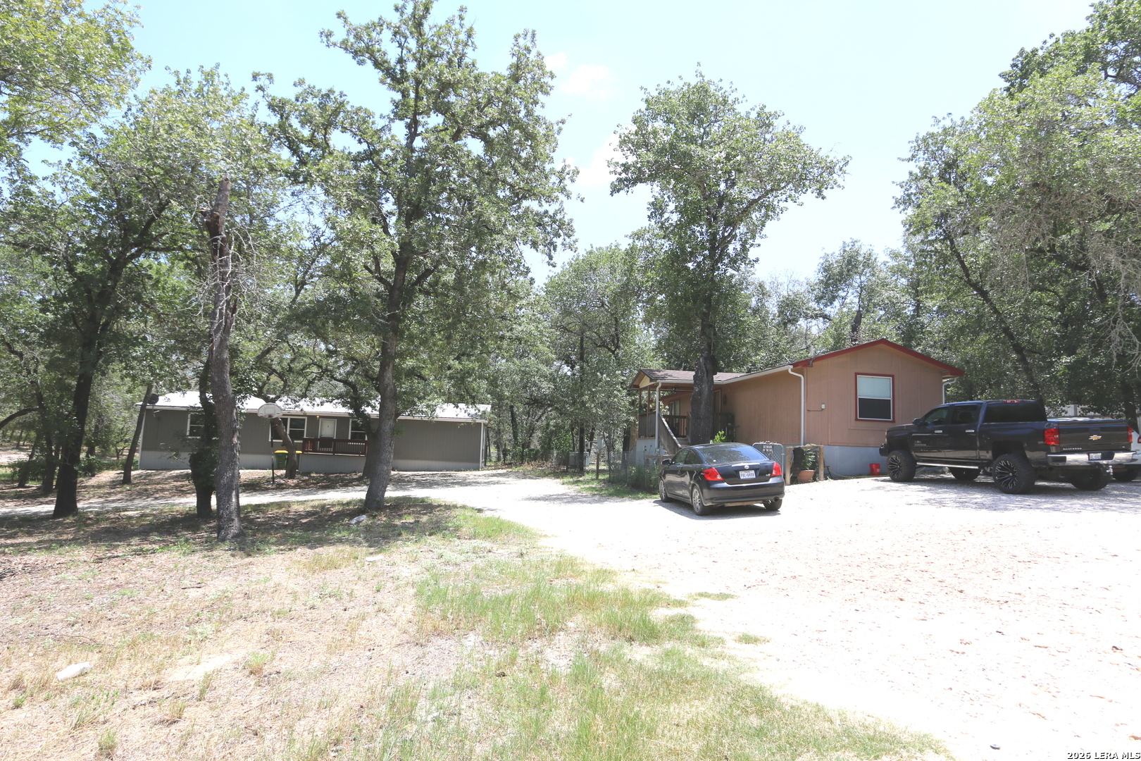 76 & 76b Post Oak La Vernia TX 78121