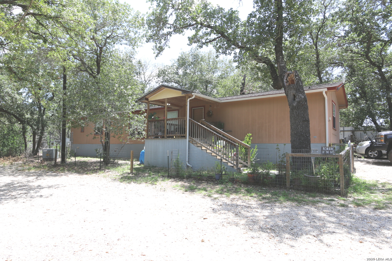 76 & 76b Post Oak La Vernia TX 78121