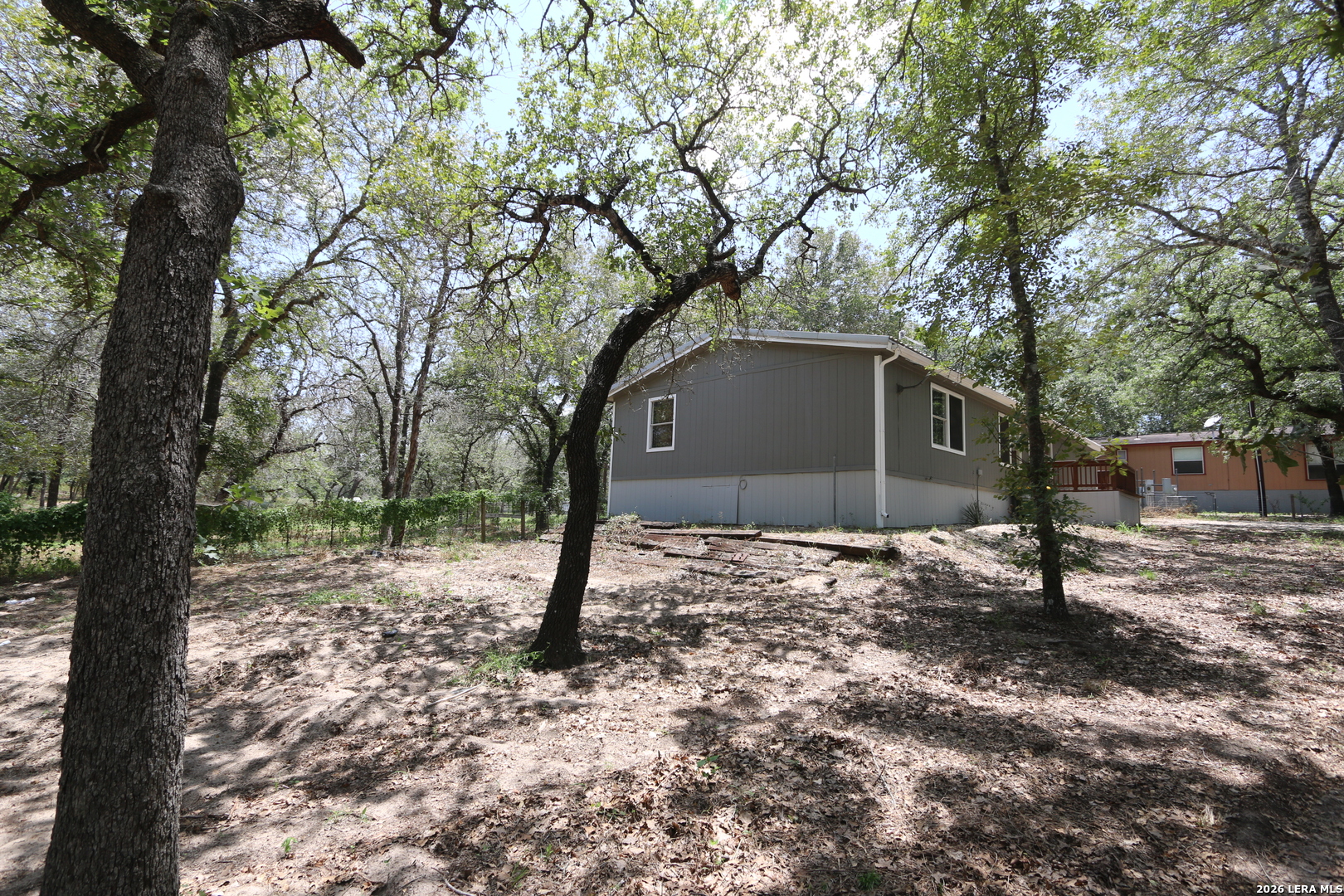 76 & 76b Post Oak La Vernia TX 78121