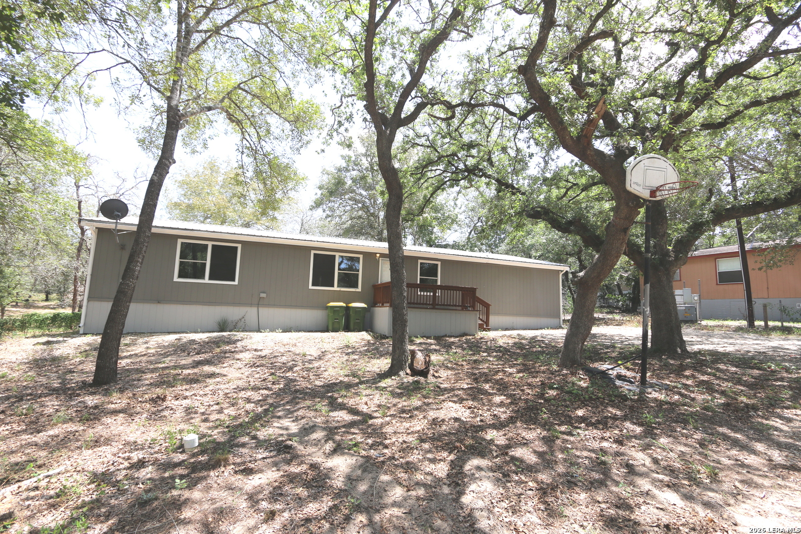 76 & 76b Post Oak La Vernia TX 78121