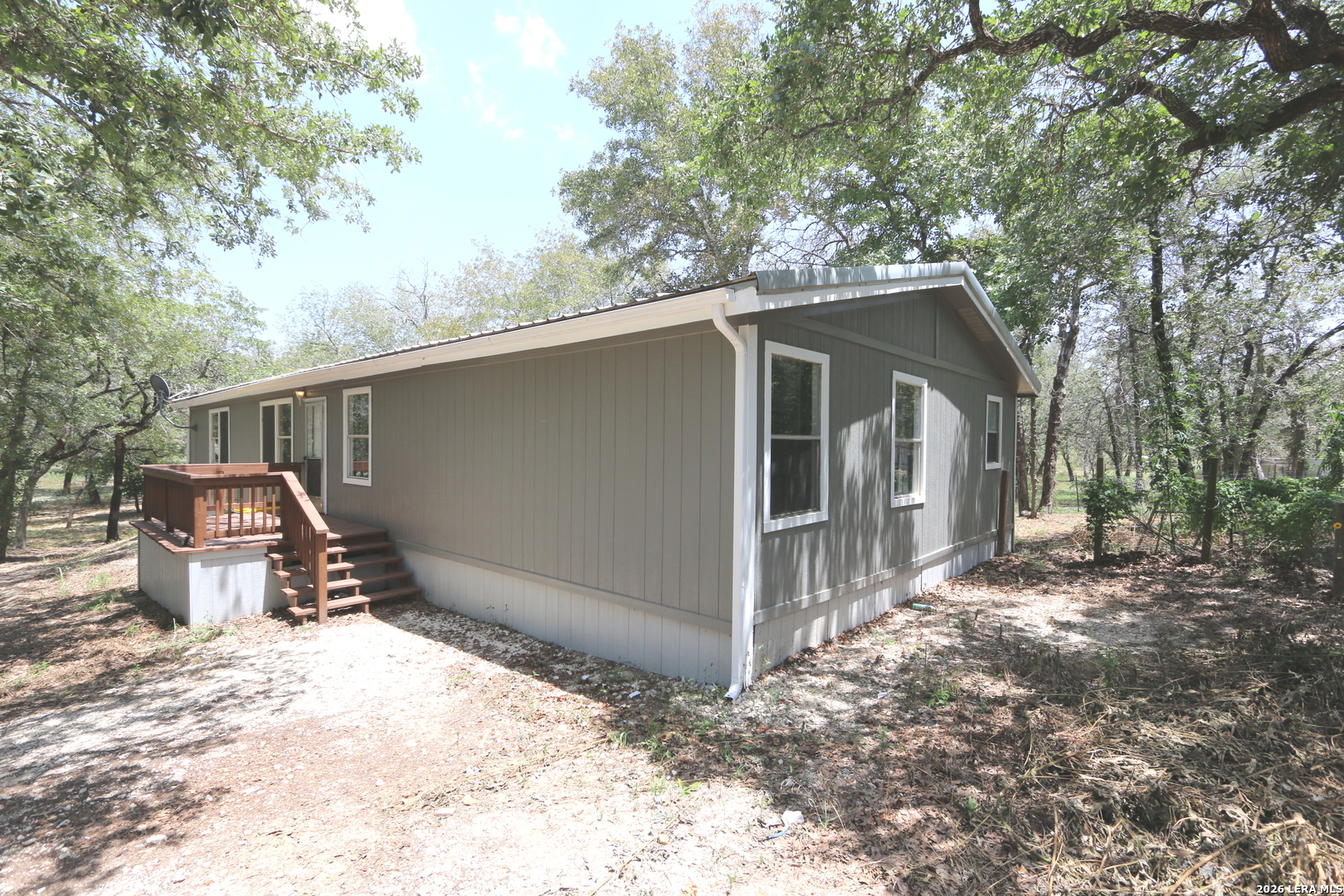 76 & 76b Post Oak La Vernia TX 78121