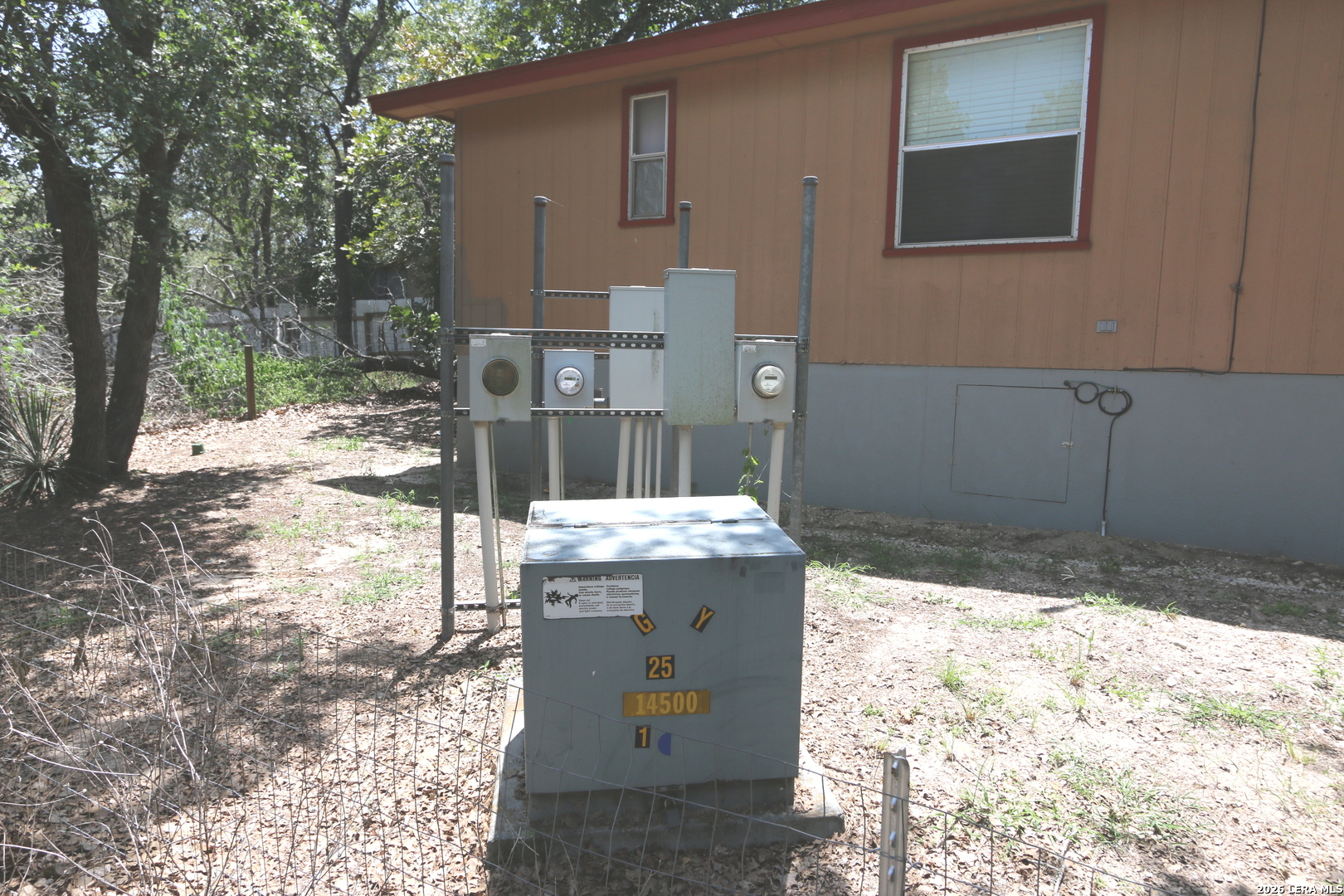 76 & 76b Post Oak La Vernia TX 78121