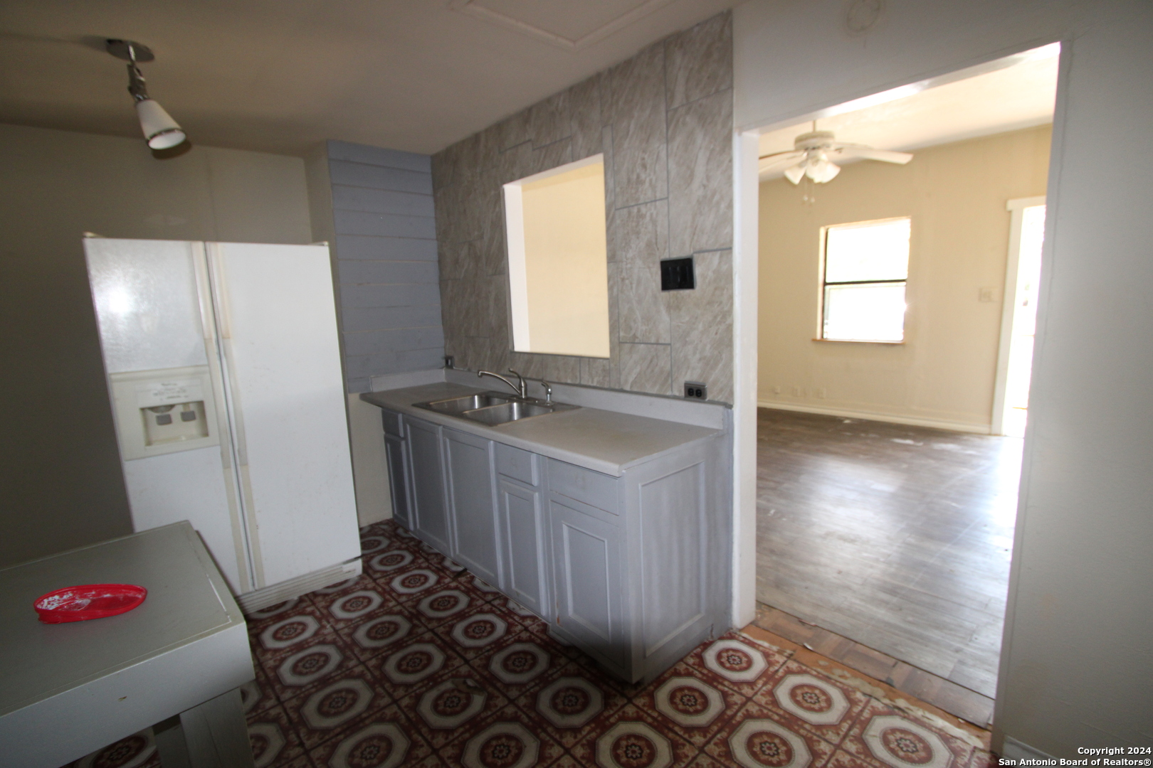 307 E Lachapelle San Antonio TX 78204