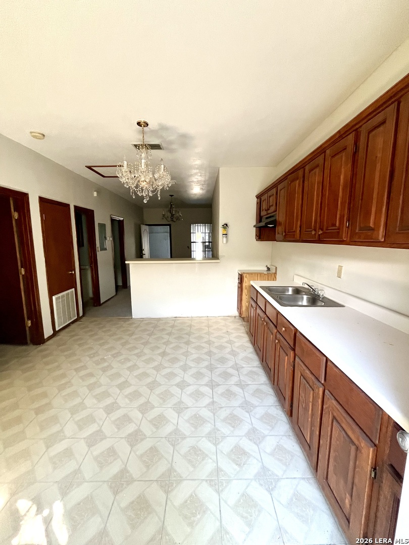 1619 Convent Avenue Laredo TX 78040
