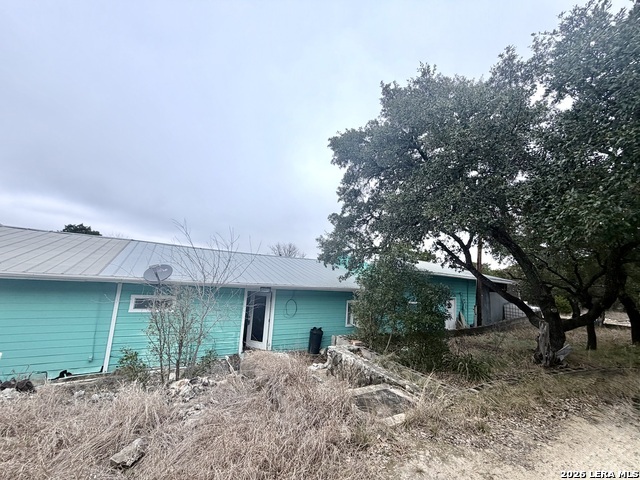 786 39th Street W Lakehills TX 78063