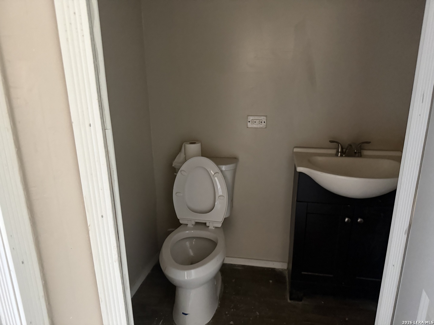 786 39th Street W Lakehills TX 78063