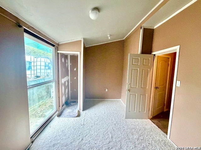 786 39th Street W Lakehills TX 78063