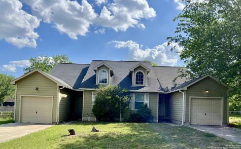 105 Sunnyside Drive Kenedy TX 78119