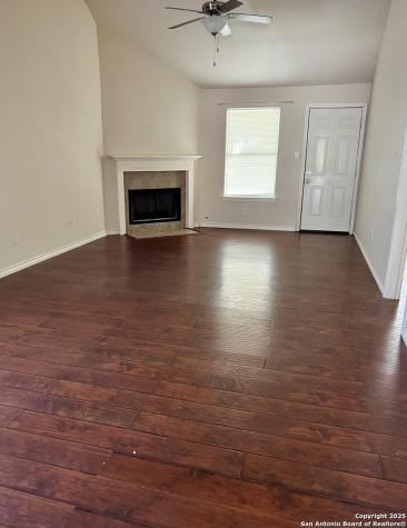 105 Sunnyside Drive Kenedy TX 78119