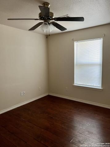 105 Sunnyside Drive Kenedy TX 78119