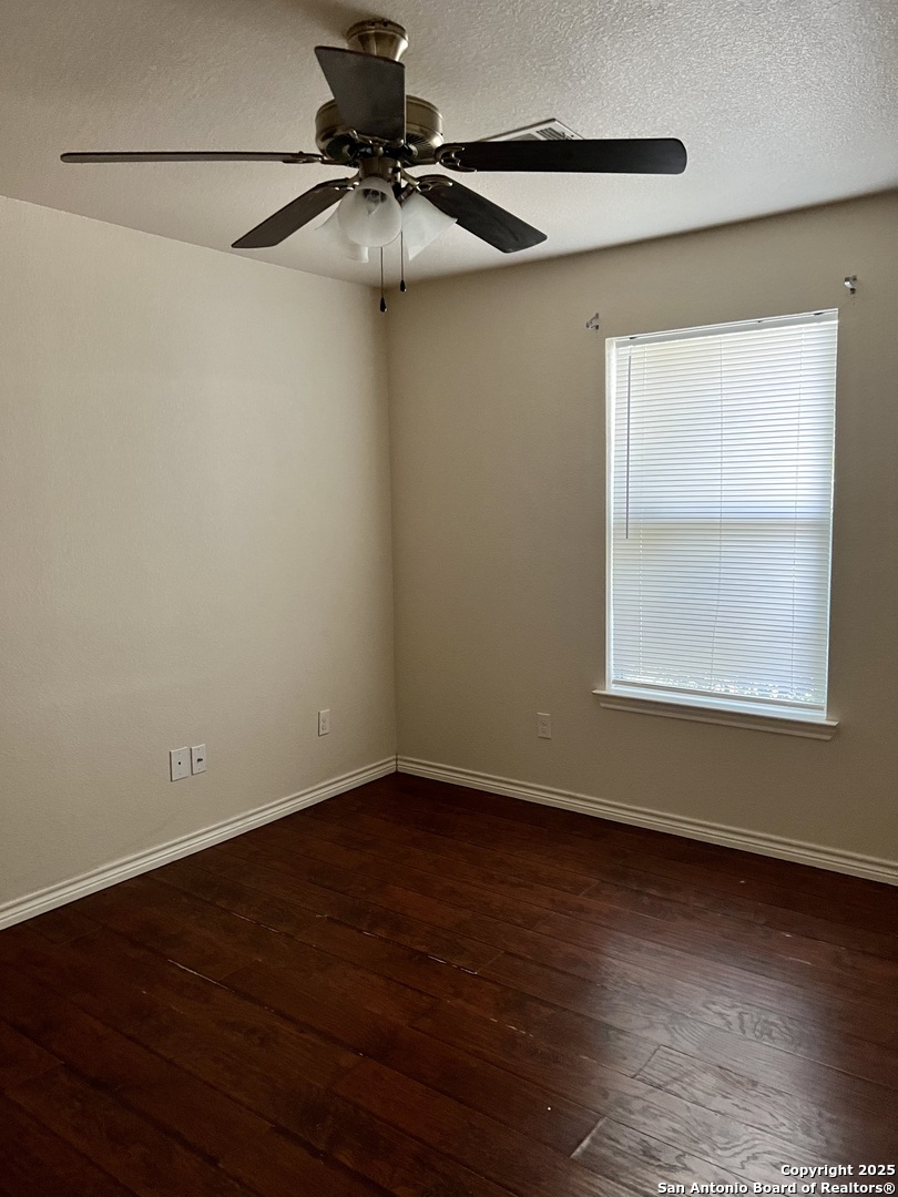 105 Sunnyside Drive Kenedy TX 78119