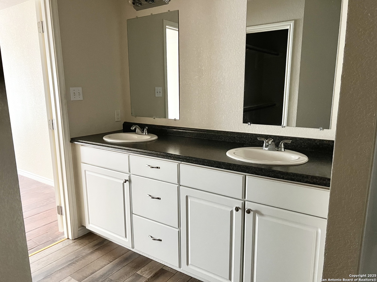 105 Sunnyside Drive Kenedy TX 78119