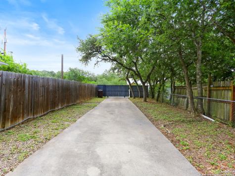 25211 Aue San Antonio TX 78257