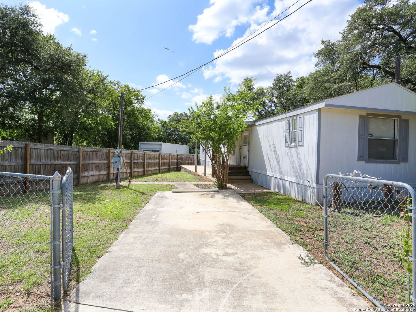25211 Aue San Antonio TX 78257