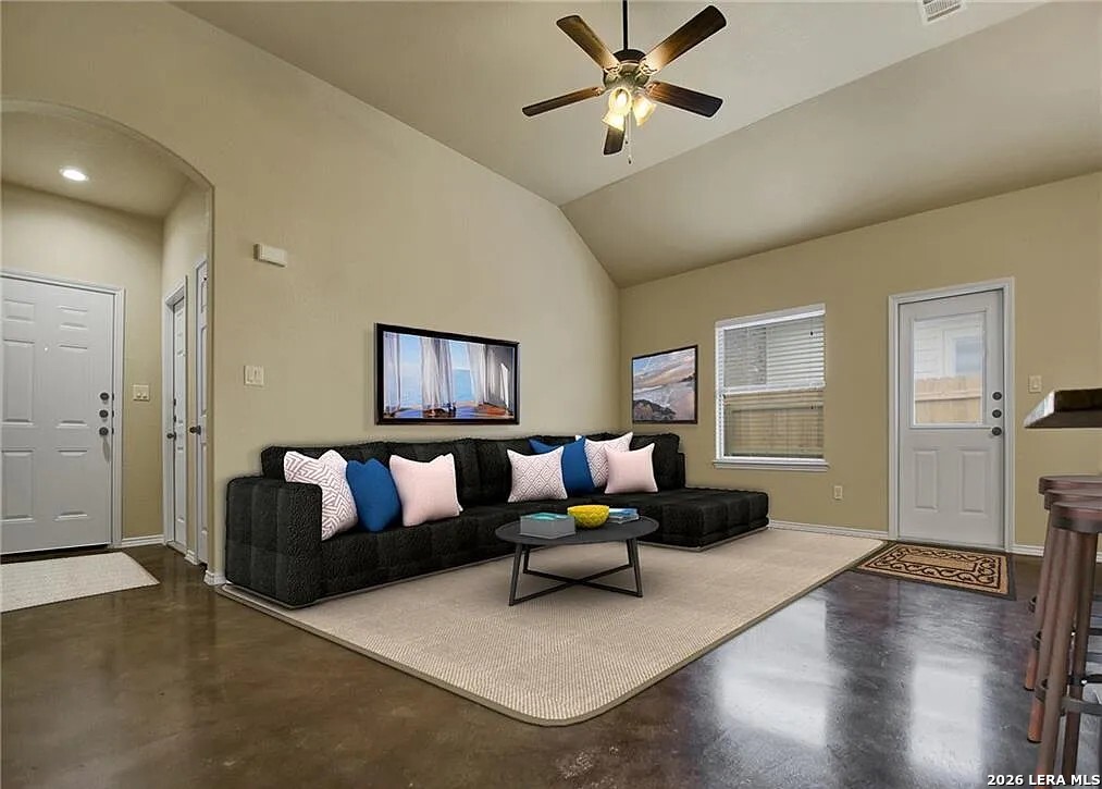 1101/1103 Stanley Seguin TX 78155