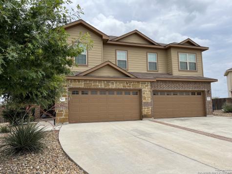 427 & 423 Creekside Curve New Braunfels TX 78130
