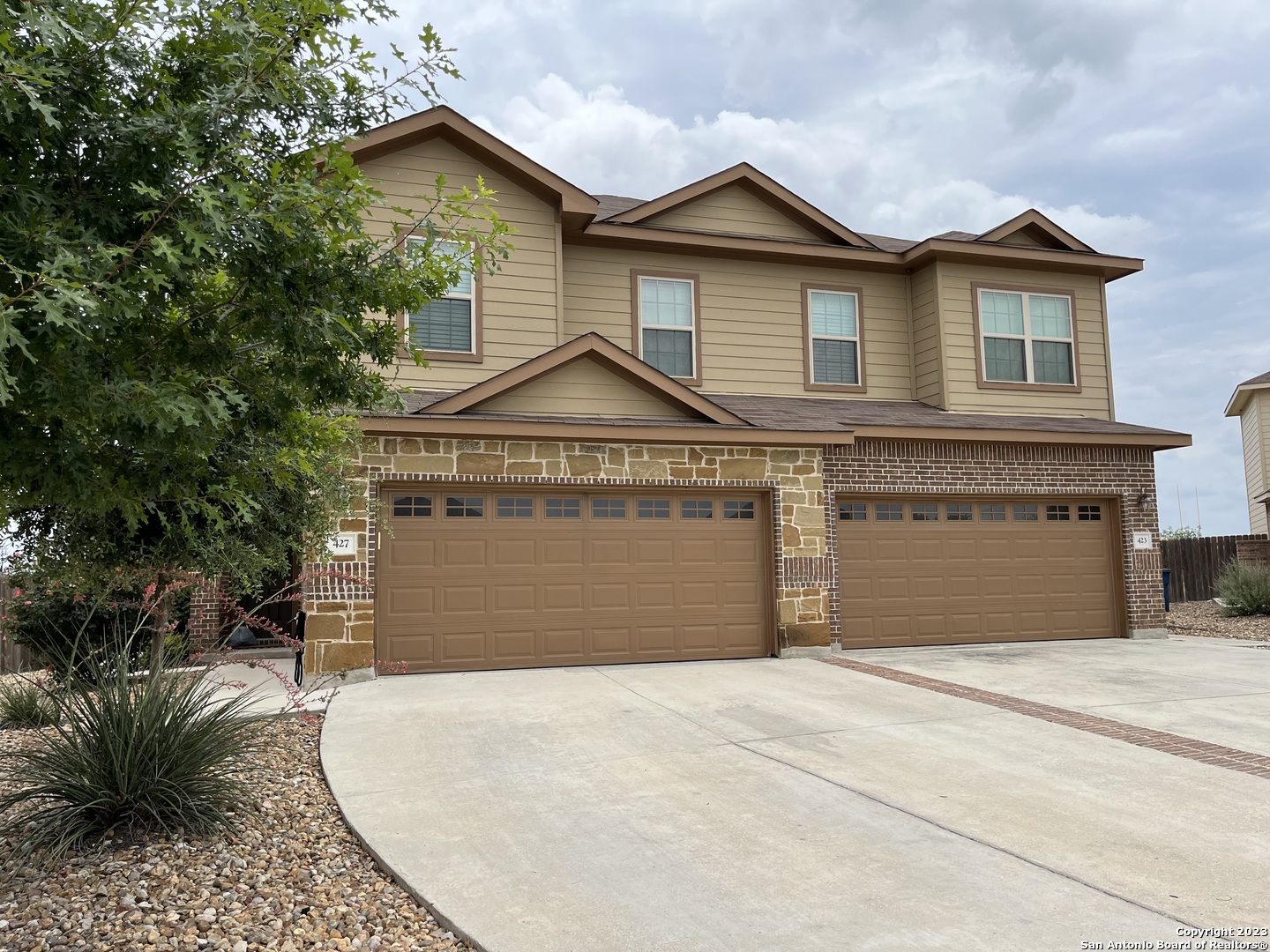 427 & 423 Creekside Curve New Braunfels TX 78130